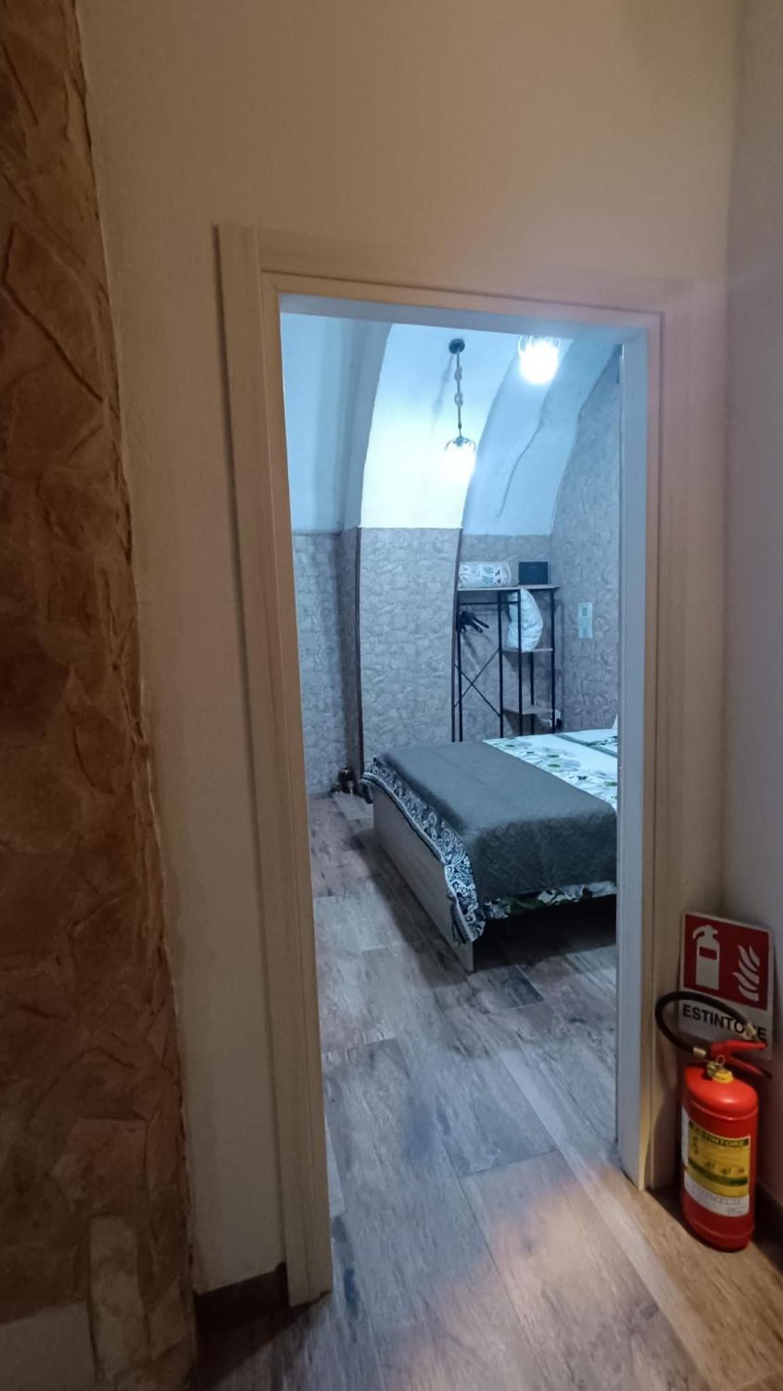 Window In The Stone Naples Hotell Eksteriør bilde
